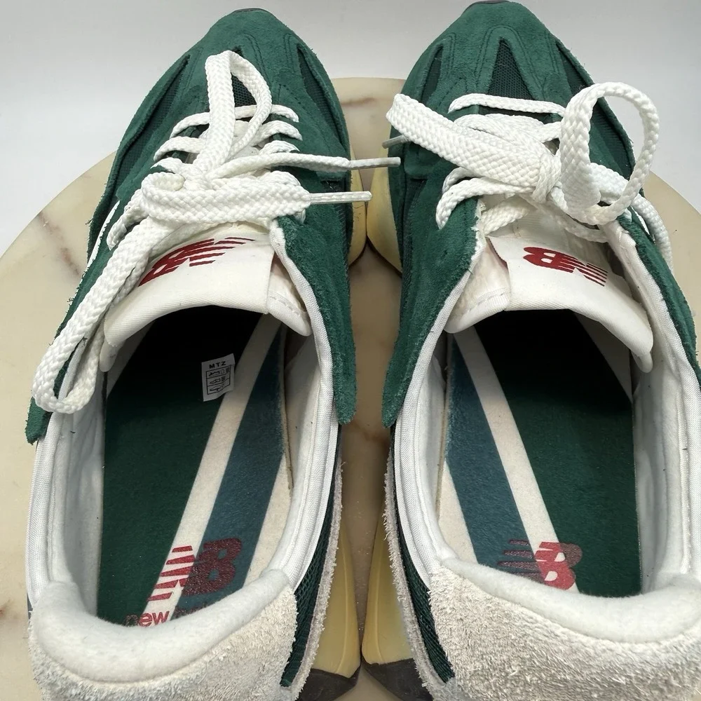 New Balance 327 Green White Suede Sneakers Men's 9.5 Retro Style Shoes U327WRG